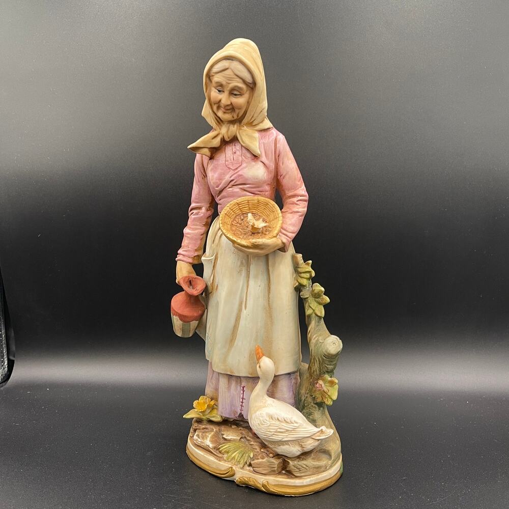 ARDCO Figurine Farmer Wife with Ducks